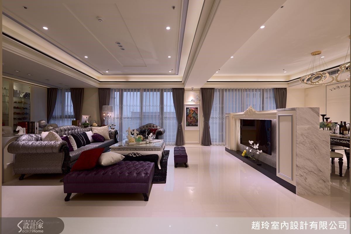 居家空間設計處處可見屋主一家的故事,如餐廳的吊燈就是以戒指的概念訂製,在視覺與故事性上都彰顯其獨特價值。 居家空間設計處處可見屋主一家的故事,如餐廳的吊燈就是以戒指的概念訂製,在視覺與故事性上都彰顯其獨特價值。