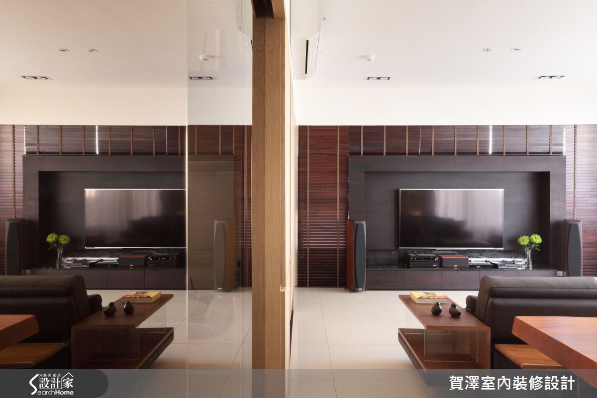 新竹的 35 坪現代宅,住著一對開朗、親切的屋主夫妻,