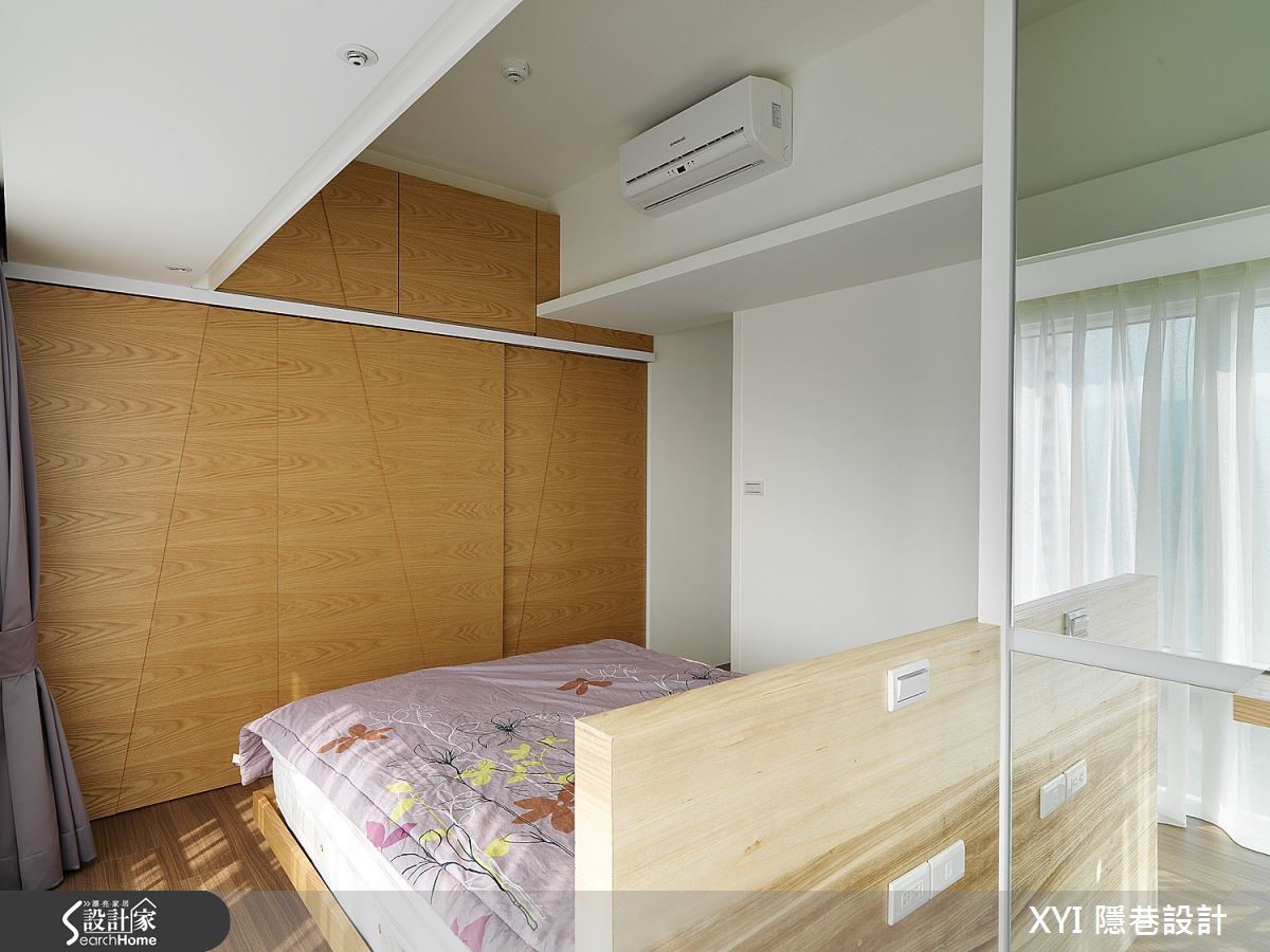 坪數只有 14.5 坪,雖是新成屋空間,但其實只是完成牆
