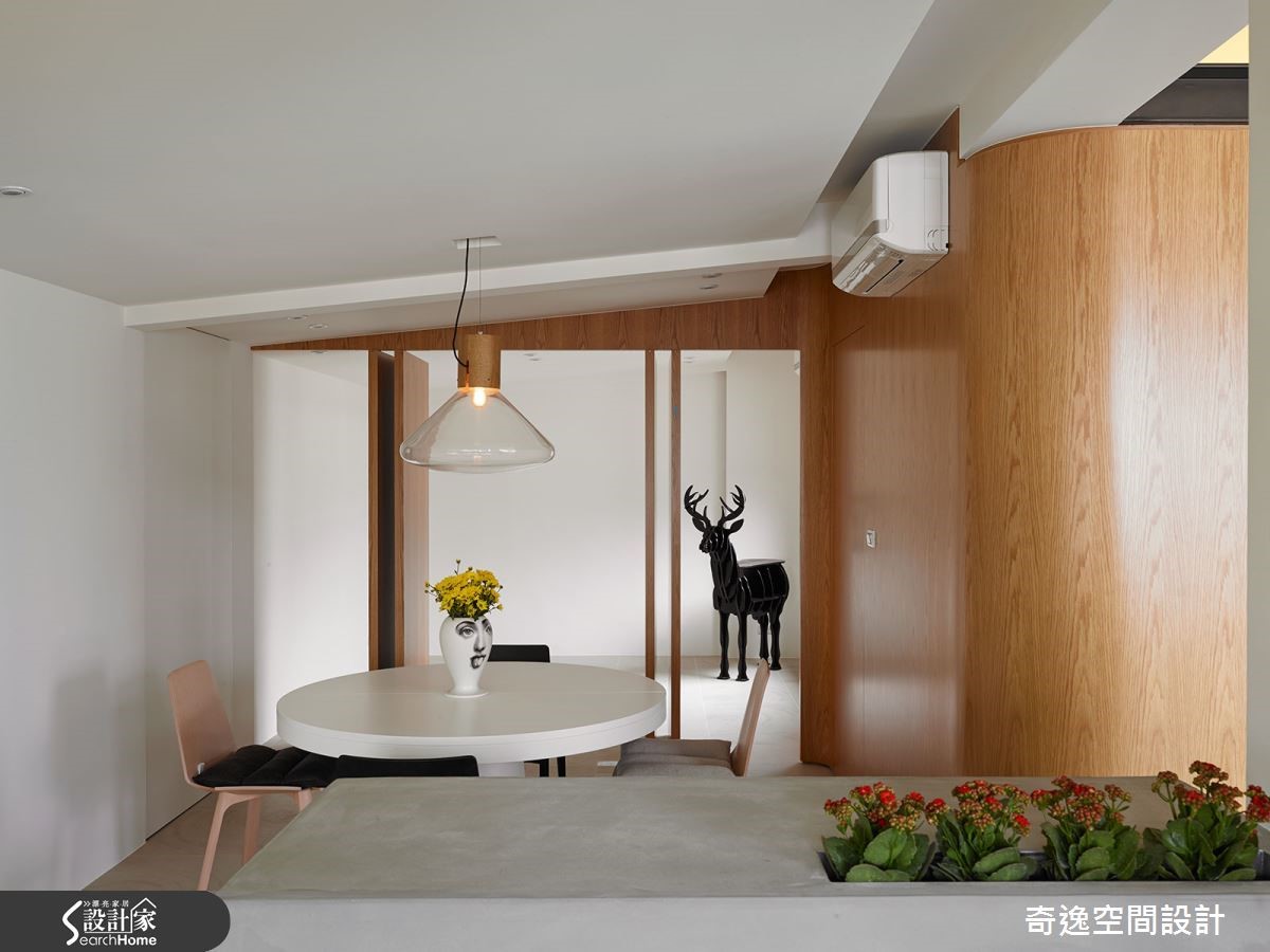 這間複合式住宅屋齡超過 34 年了,舊式的建築普遍有採