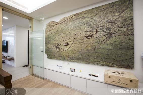自地自建的新成屋,滿載著事業有成的夫妻檔既好客又想