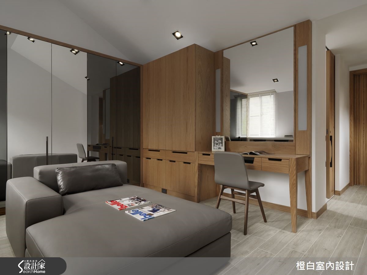 設計師精確利用房屋既有空間與光源優勢,援引大面積採