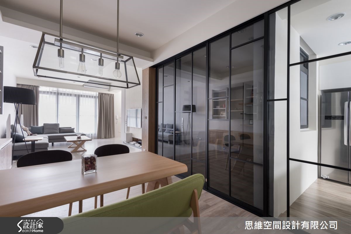 位於台中市區屋齡 30 年的透天厝,原本屋況不佳,過小