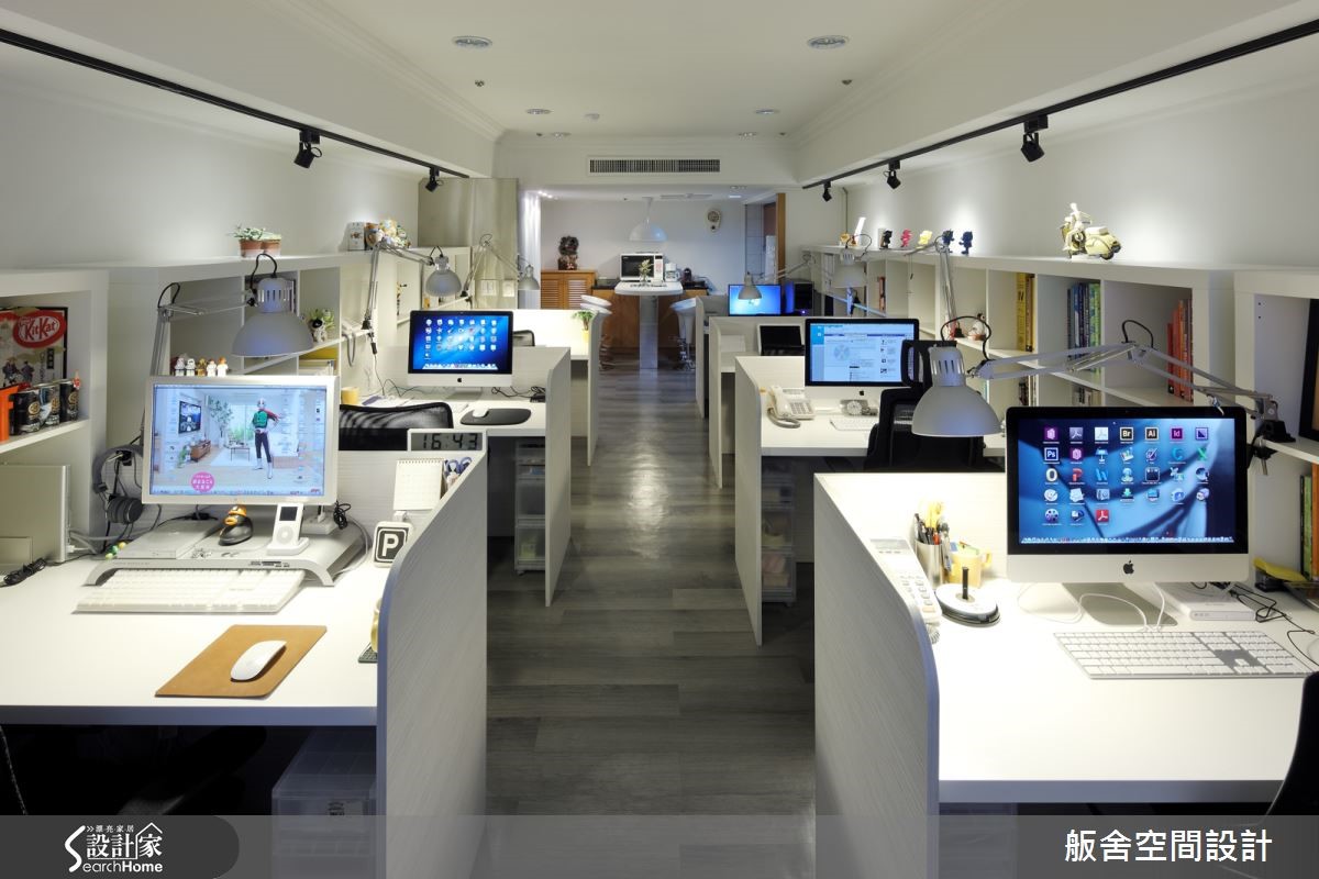 走進位於台北市的這間視覺設計公司,宛如走進《穿著Pr