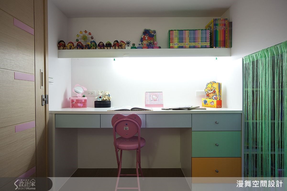 每天撥出固定的時間唸故事書給孩子聽、創造良好的閱讀