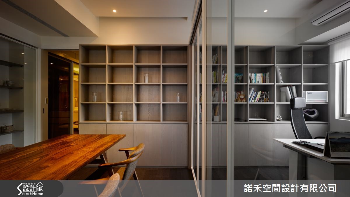 位於內湖的 35 坪空間,為屋主夫妻和孩子的共同居家,