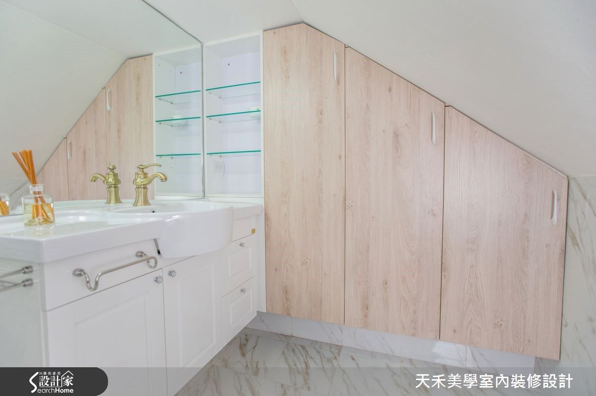 設計師在僅一個月的施工期限內將 35 坪、屋齡超過 15
