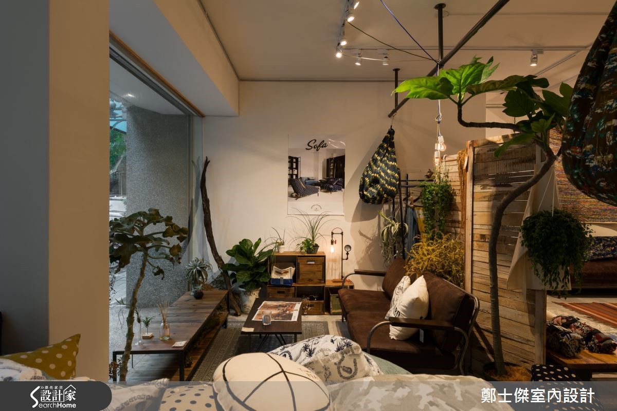 誰說一定要在整齊排滿各式各樣家具的店裡挑家具?答案