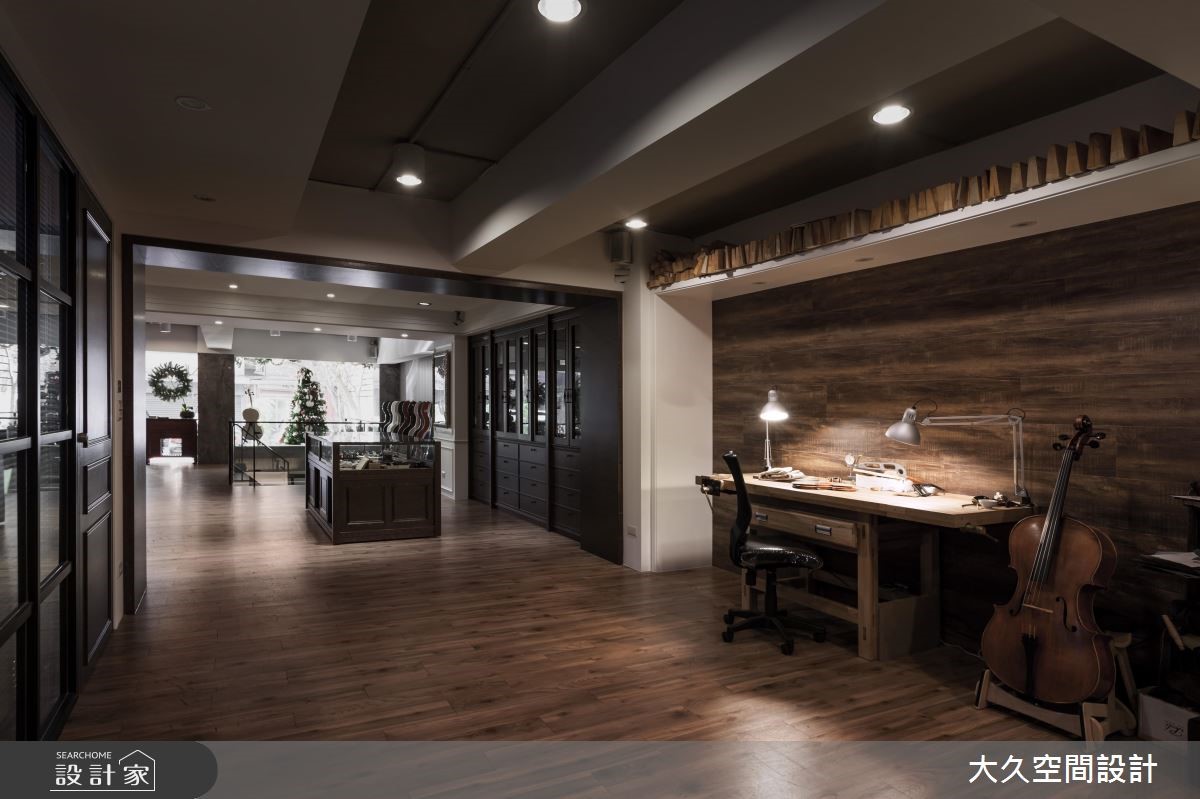 位於台北市大安區的佳典提琴,店如其名,是一方充滿典
