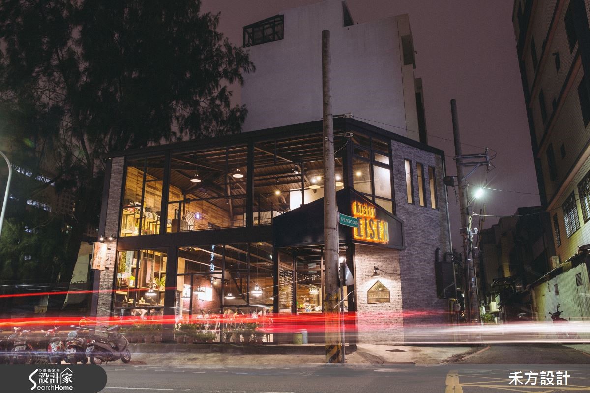位於新竹市東區的 60 坪 Loft 風小酒館名為「EISEN bi