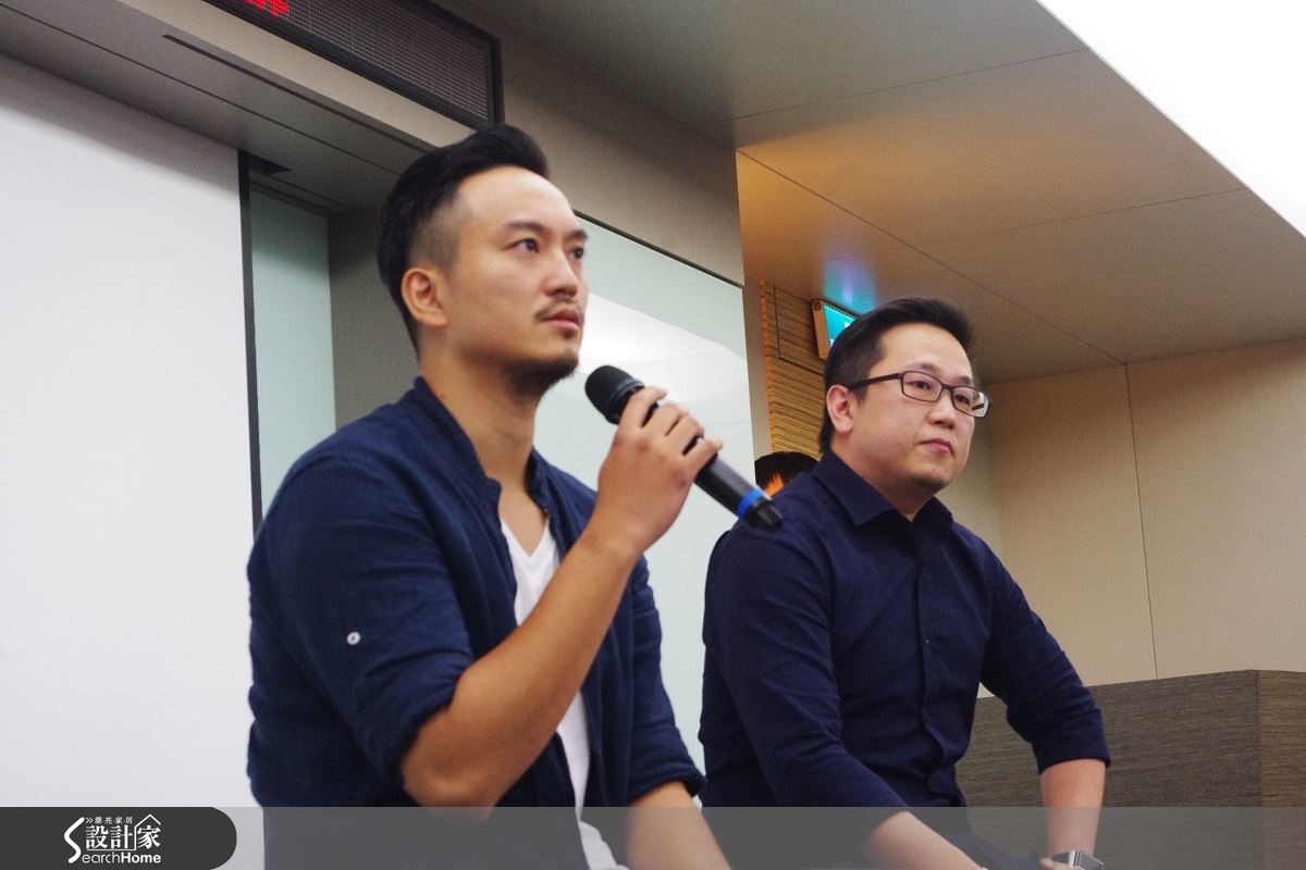 講座後 Q & A 時間,兩位設計師回答參與民眾的發問。 講座後 Q & A 時間,兩位設計師回答參與民眾的發問。