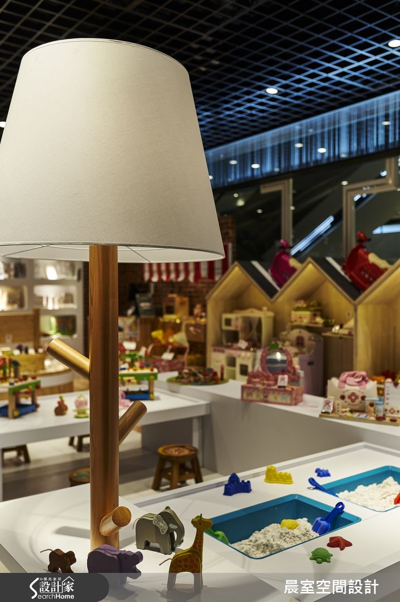 位於台北市中山區的「Carycreative」幼兒產品專賣店,