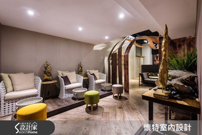 下班後,不如就到泰式按摩店體驗舒適有勁的按摩手法,