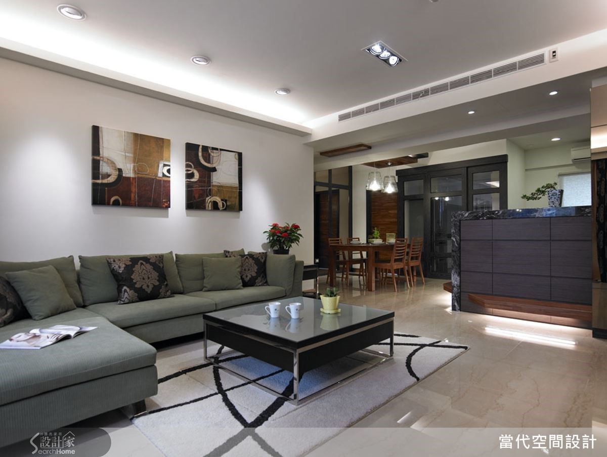 這間位於新北市林口區的 30 坪現代風居家,屋主當初買