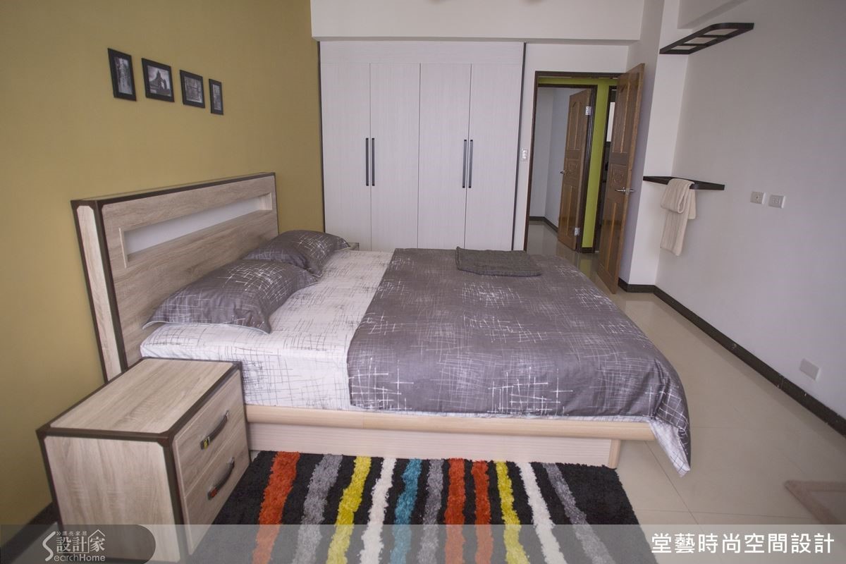屋主是個年輕的科技業型男,而這室內約 20 坪左右的公