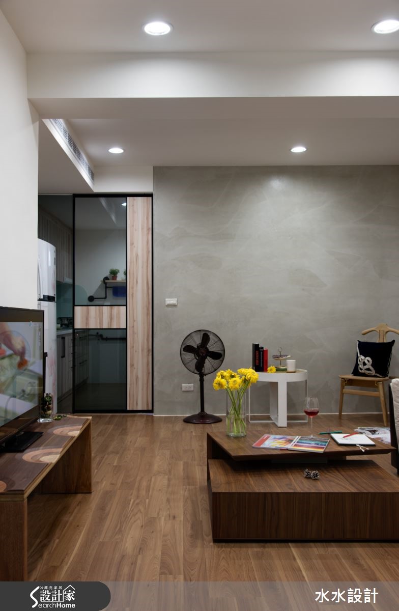位於新北市三重區的 20 坪老屋,屋主是一對上班族姊弟