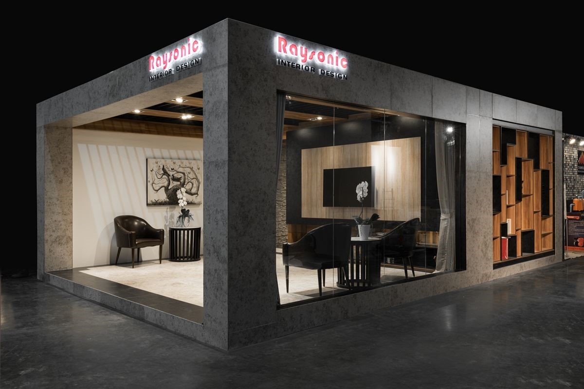 在泰國建材展的與會現場,伸保以實品屋的概念呈現。實品屋外部以「石紋貝殼岩」做為牆面整體外觀的包覆,與室內地板同材相呼應,呈現沉穩內斂的絕佳氛圍,整體之美從入門前即可窺得。 在泰國建材展的與會現場,伸保以實品屋的概念呈現。實品屋外部以「石紋貝殼岩」做為牆面整體外觀的包覆,與室內地板同材相呼應,呈現沉穩內斂的絕佳氛圍,整體之美從入門前即可窺得。