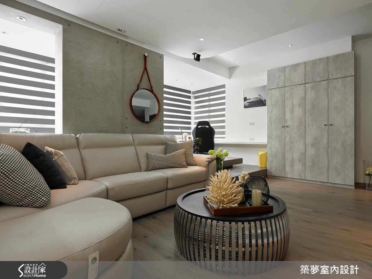 新婚生活,講究契合度。台北市的 25 坪老屋,是一對年