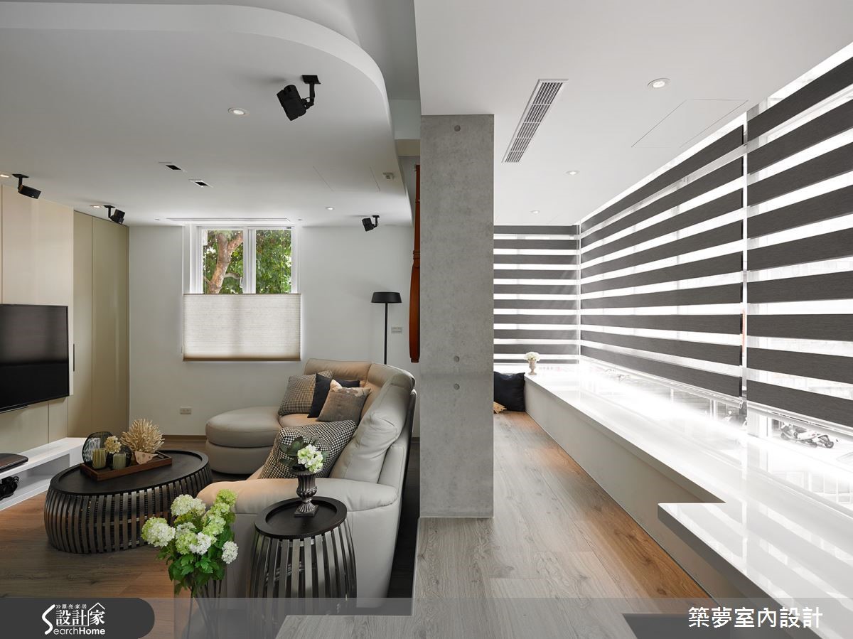 新婚生活,講究契合度。台北市的 25 坪老屋,是一對年