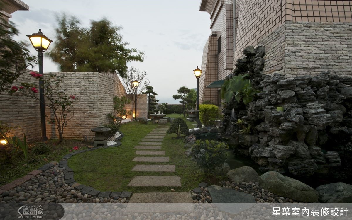 一間坐落於新莊、屋齡已有十來年中古住宅,在經由溫故