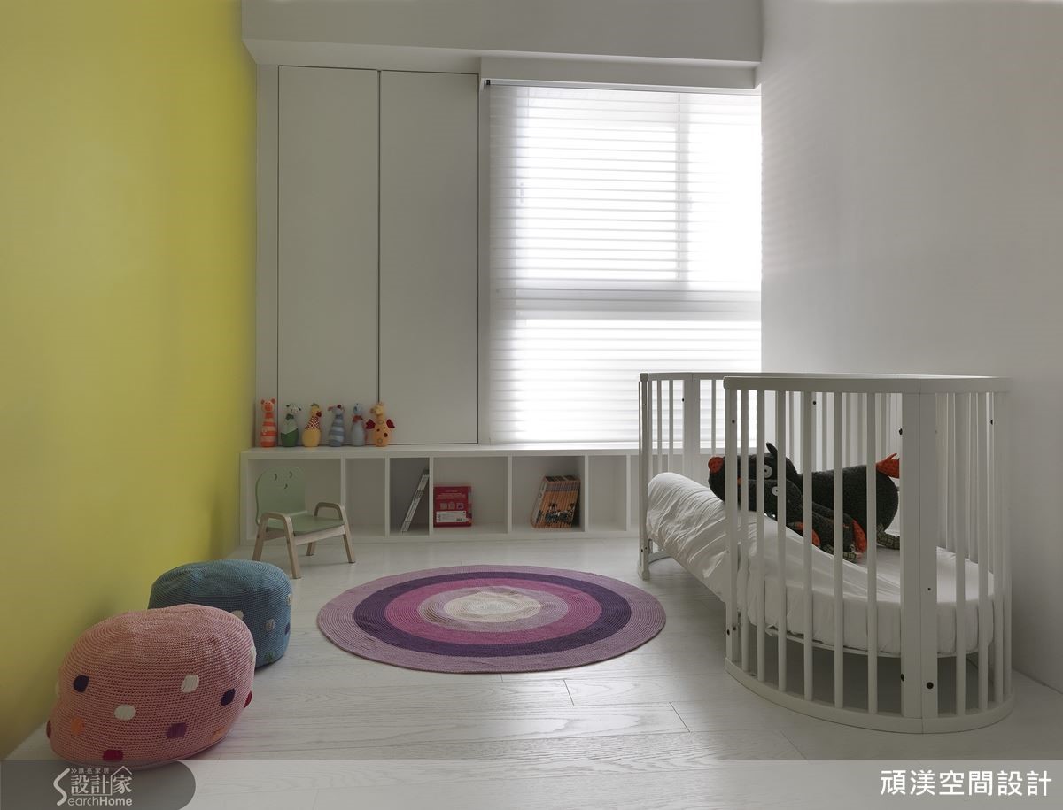 本身做平面設計的屋主對於白色有特定偏好,希望新家設