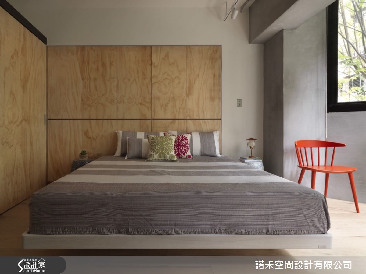 主臥衣櫃愛樂可合板,原木板的表面不做貼皮,表現材質本身的質地。 主臥衣櫃愛樂可合板,原木板的表面不做貼皮,表現材質本身的質地。