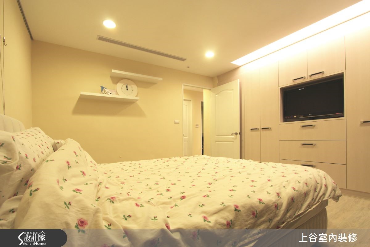 25 坪老屋,除了配置 3 房 2 廳 1 衛,設計師善用客廳
