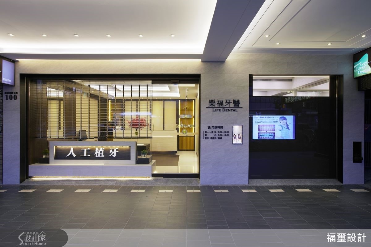 大面積落地窗延攬戶外景色,寬闊的走道設計,提升空間的視覺穿透效果。 大面積落地窗延攬戶外景色,寬闊的走道設計,提升空間的視覺穿透效果。