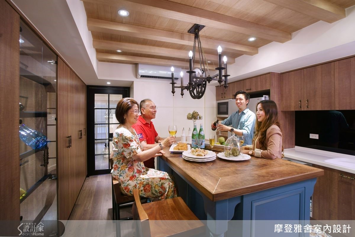 擅長改造老屋的摩登雅舍室內設計王思文(Vivian)與汪忠