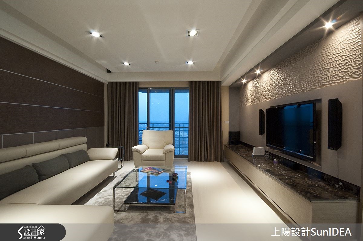 坐落在新北市林口區的 50 坪居宅,位於高樓層並坐擁絕