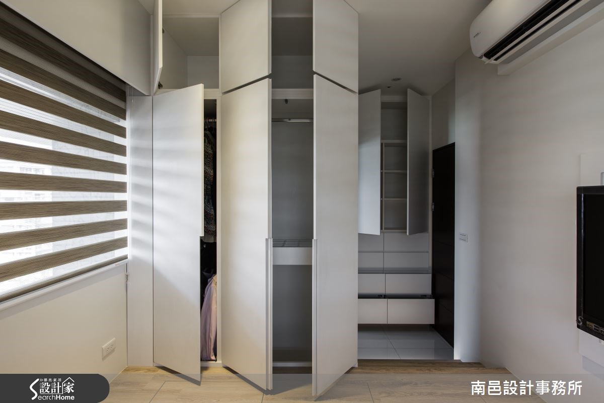 位於新北市三重區的 35 坪居宅,在設計師的巧思規劃下