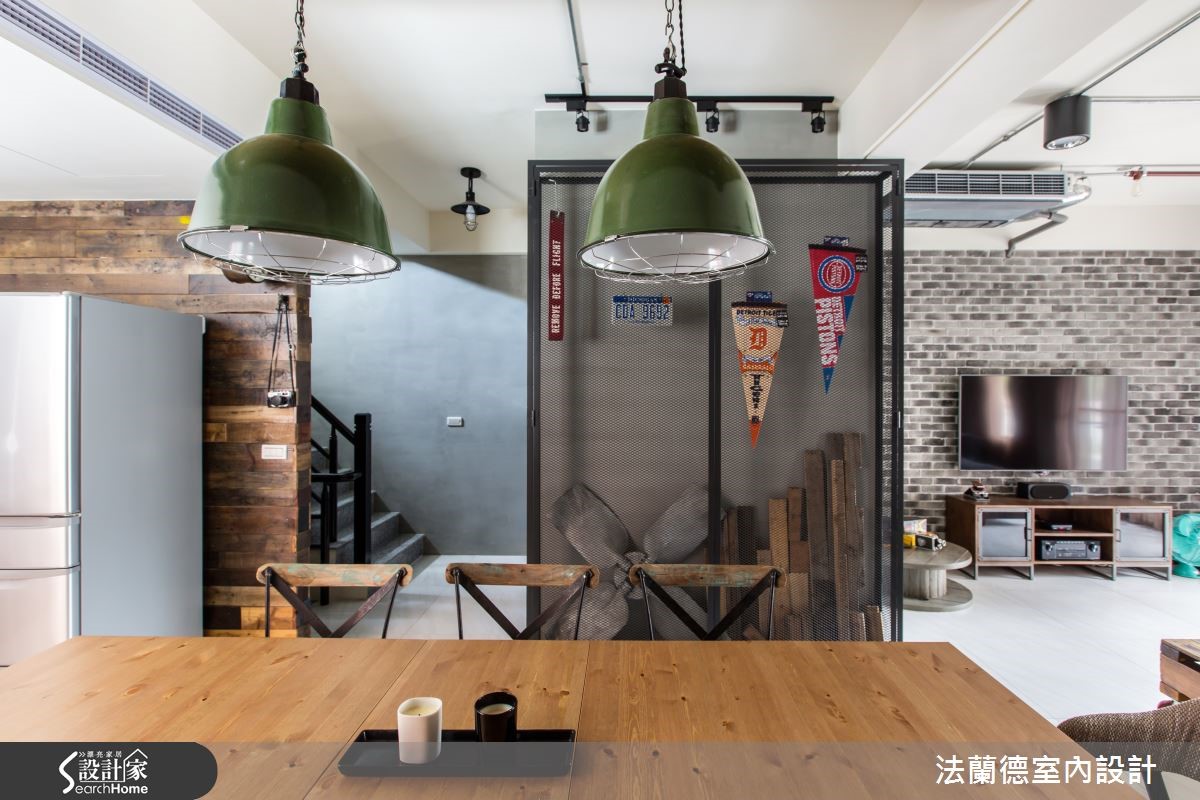 歸國二代子承父業,在父親退休後接下傳產工廠,為台北