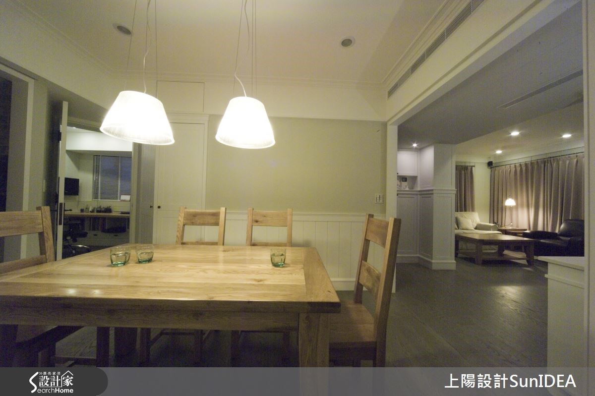 經典簡約的美式居家設計毫無多餘的綴飾,利用優雅線板