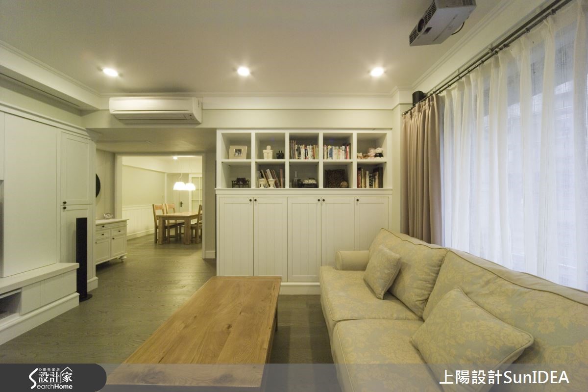 經典簡約的美式居家設計毫無多餘的綴飾,利用優雅線板