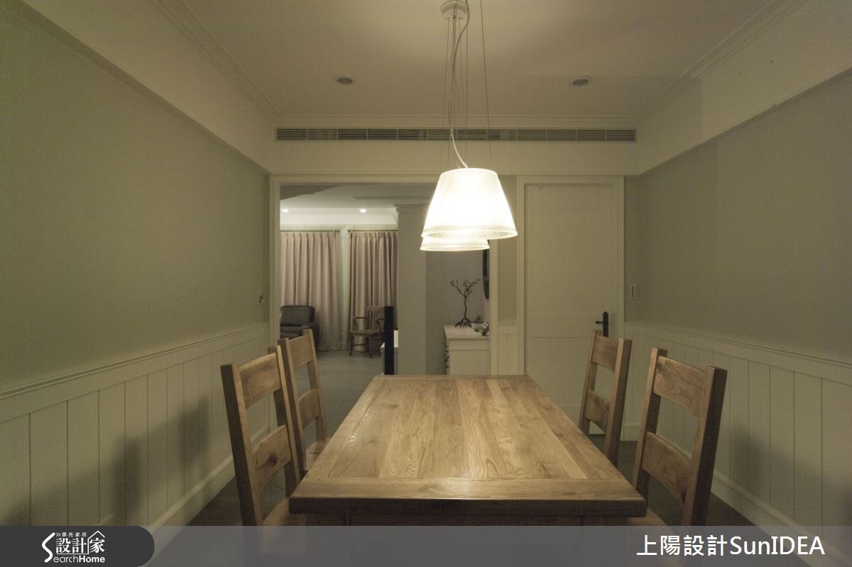 經典簡約的美式居家設計毫無多餘的綴飾,利用優雅線板