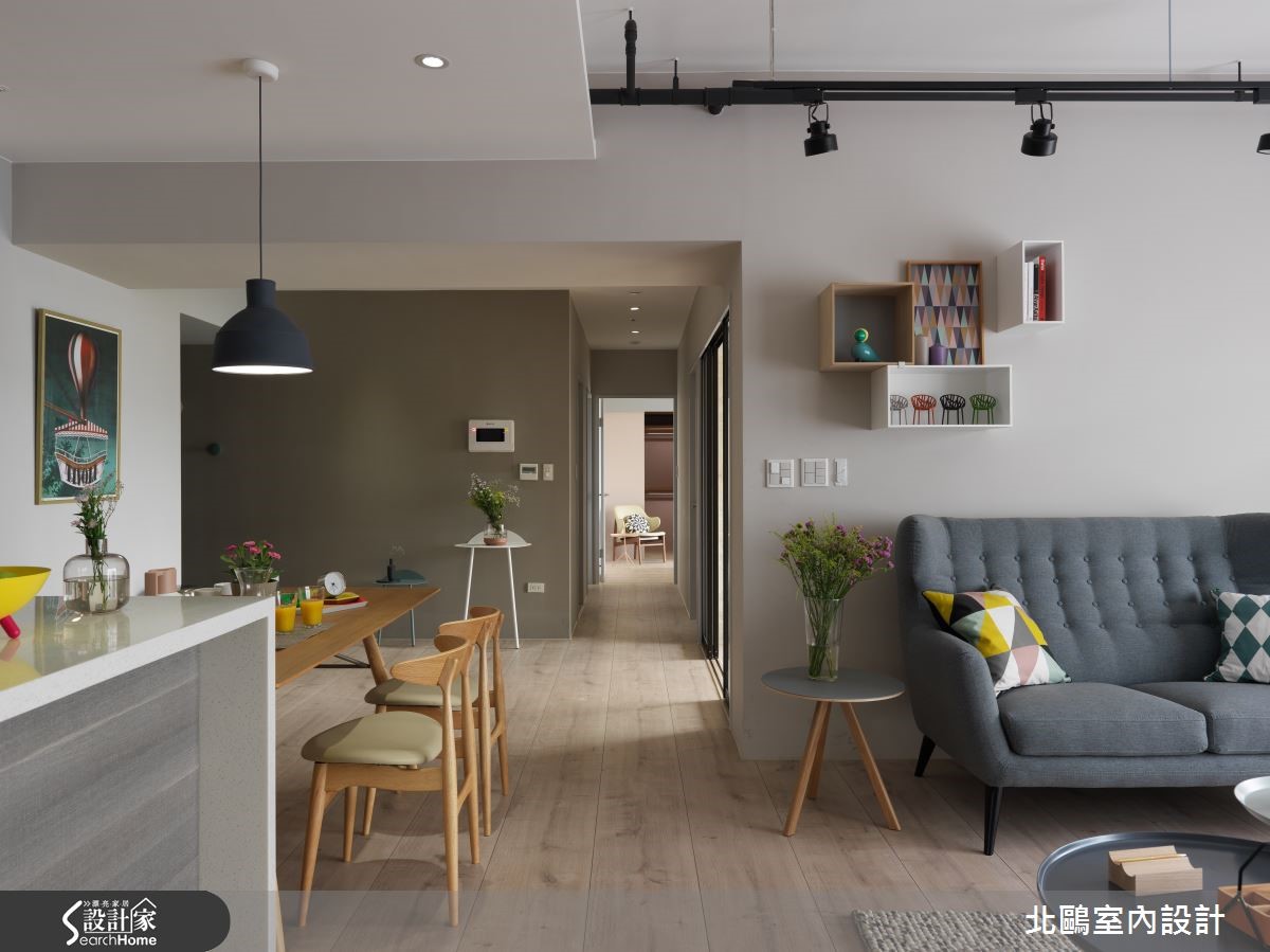 位於新北市新莊區的 35 坪新成屋,以開放式格局將生活