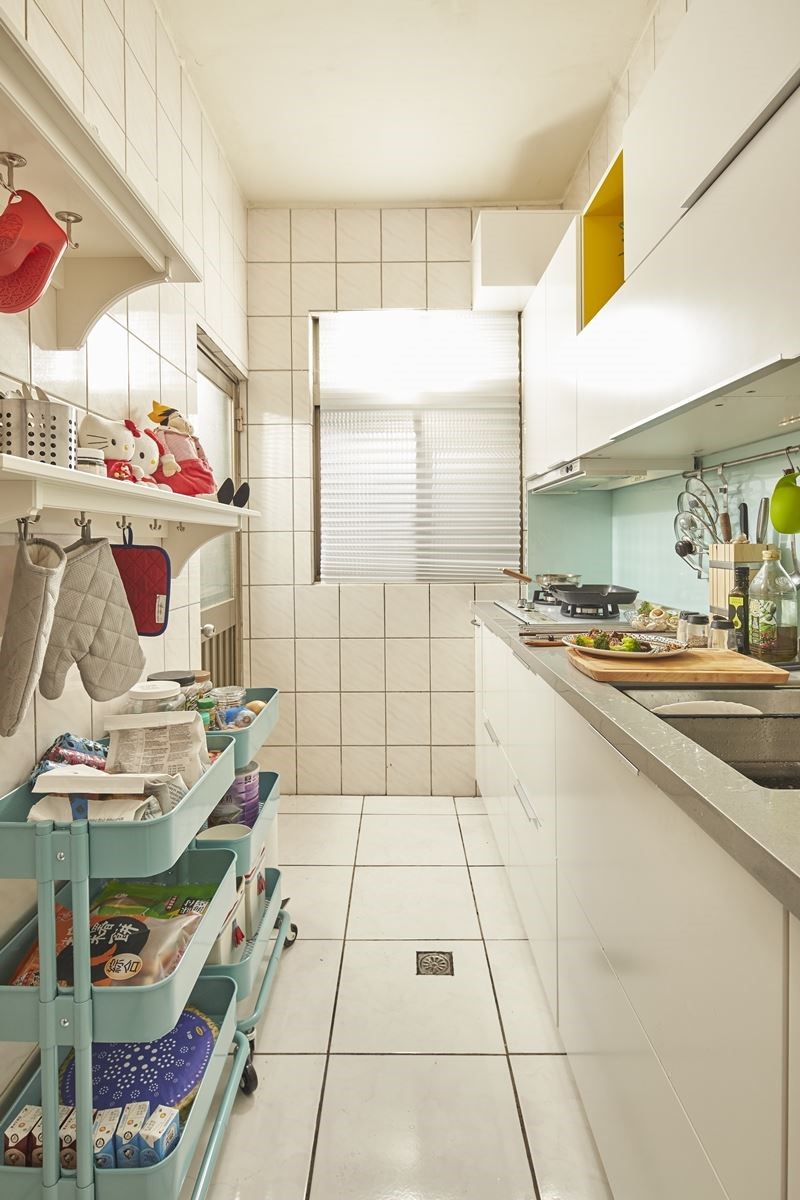 運用家具櫃體:IKEA METOD 系統廚櫃組合、RÅSKOG 推車NT.$2,490元、STENSTORP 層板/ 層架 運用家具櫃體:IKEA METOD 系統廚櫃組合、RÅSKOG 推車NT.$2,490元、STENSTORP 層板/ 層架