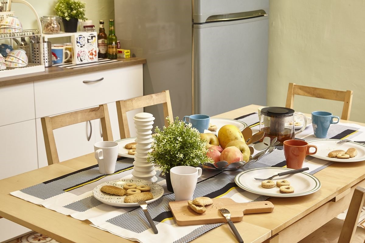 運用家具櫃體:IKEA BJURSTA延伸桌NT.$6,990元 適合6-10 人用餐的延伸餐桌 運用家具櫃體:IKEA BJURSTA延伸桌NT.$6,990元 適合6-10 人用餐的延伸餐桌