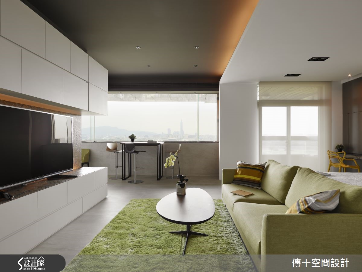 位於台北市的80坪大宅,屋主從事科技影音相關行業,他