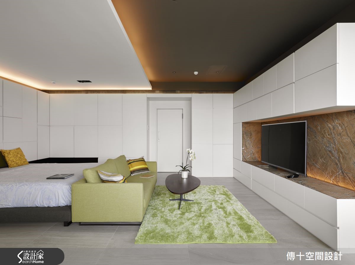 位於台北市的80坪大宅,屋主從事科技影音相關行業,他