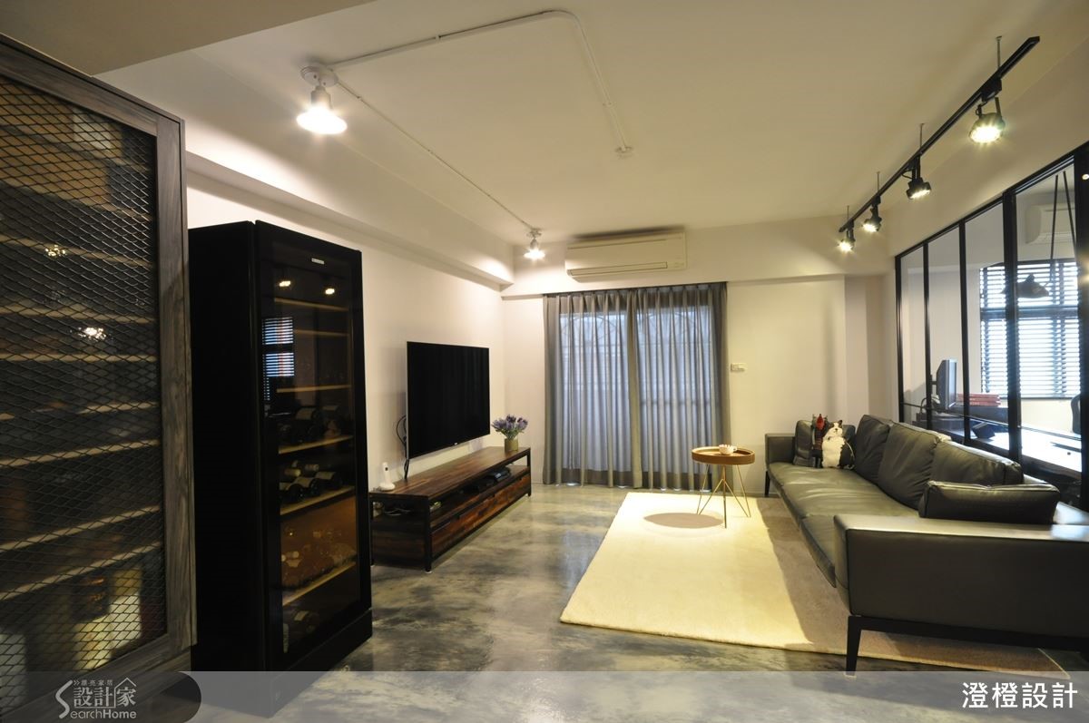 呼應 Loft 風格而選用軌道燈點亮空間,讓個性更為鮮明。 呼應 Loft 風格而選用軌道燈點亮空間,讓個性更為鮮明。