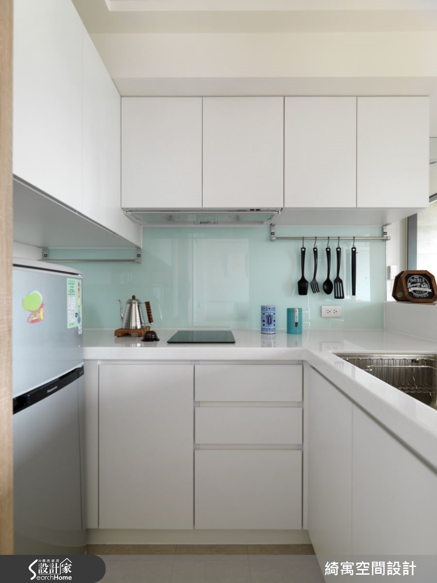 位於新北市中和區的 7 坪小宅,屋主購入此屋作為工作