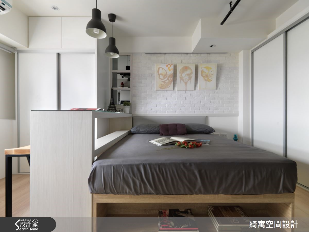 位於新北市中和區的 7 坪小宅,屋主購入此屋作為工作