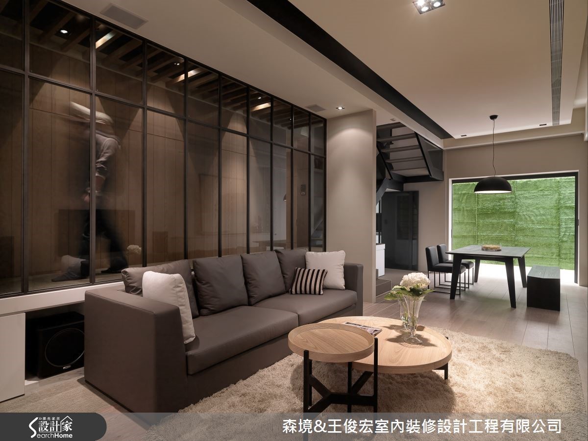 老房子的問題多半出在採光、通風不良,或格局、動線不