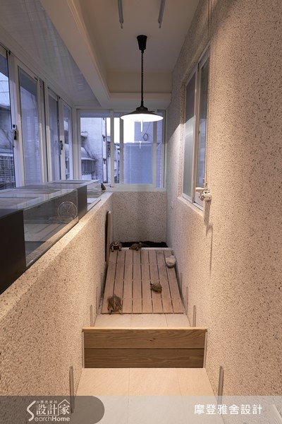 位於台北市 35 坪的老屋,不僅面臨著屋況老舊問題,更