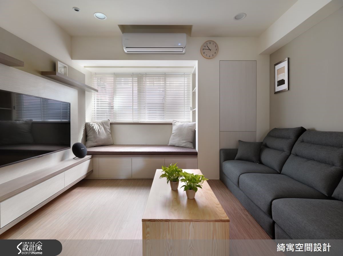 換上輕便的居家服裝,超耐磨木地板讓人在家中能夠更放鬆,即便赤腳都很舒服呢。 換上輕便的居家服裝,超耐磨木地板讓人在家中能夠更放鬆,即便赤腳都很舒服呢。
