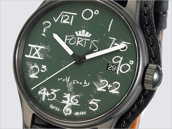 FORTIS 與倫敦概念藝術設計師 Rolf Sachs 合作的 IQ 腕錶。 FORTIS 與倫敦概念藝術設計師 Rolf Sachs 合作的 IQ 腕錶。