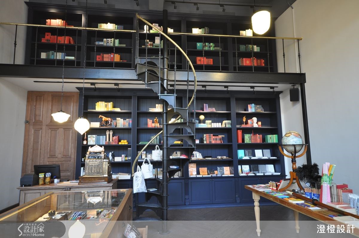 2013 年完工的古董文具小店,店內專門販售百年品牌文