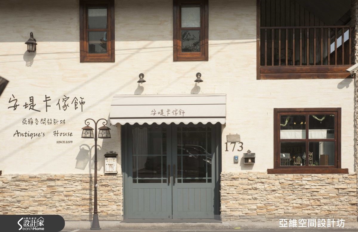 荒廢逾 15 年的老屋,由於既有結構不堪使用,所以設計