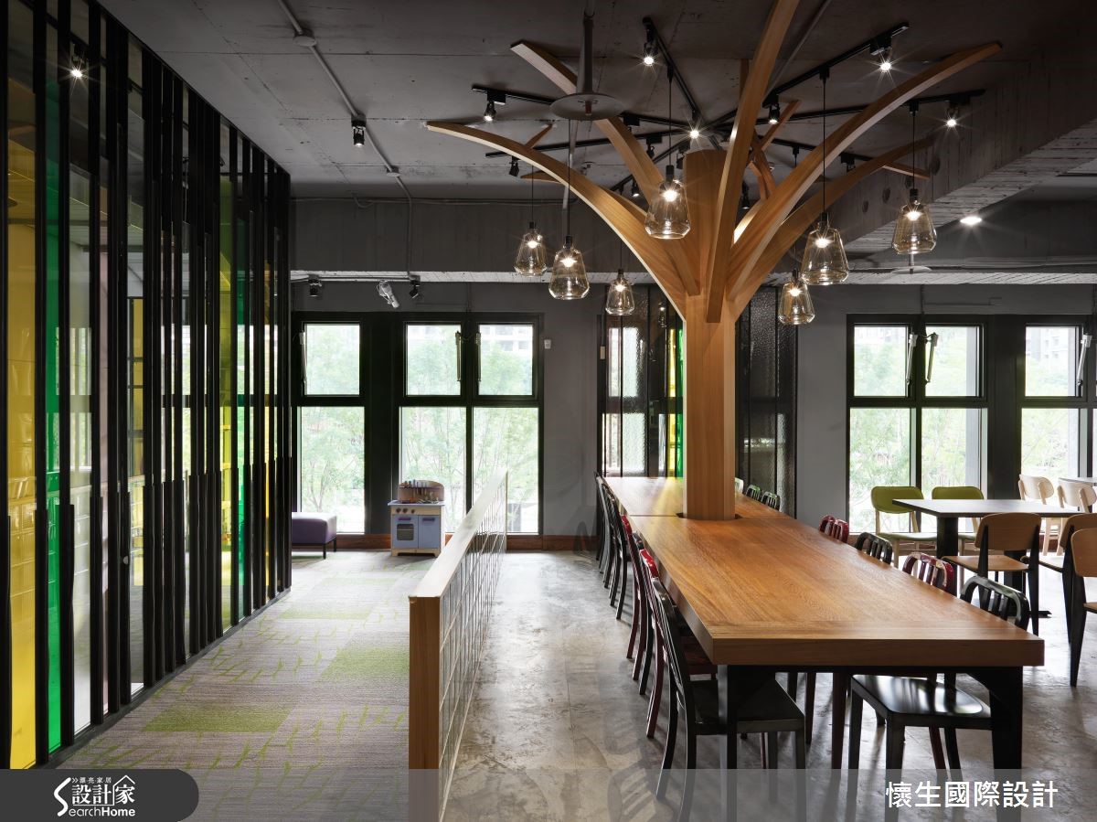 推門走進座落於都市的烘焙坊,空間整體以 Loft 風作為